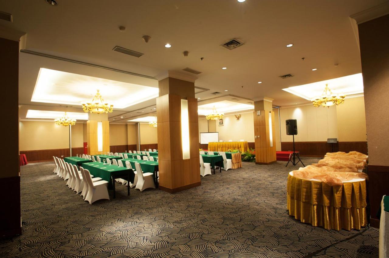 Grand Asia Hotel Jakarta Exterior foto