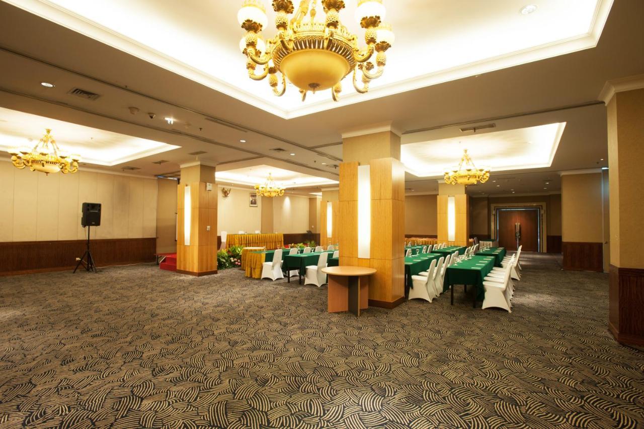 Grand Asia Hotel Jakarta Exterior foto