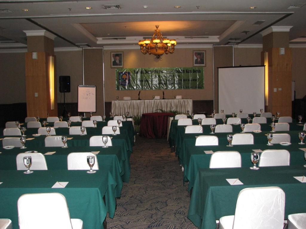 Grand Asia Hotel Jakarta Exterior foto