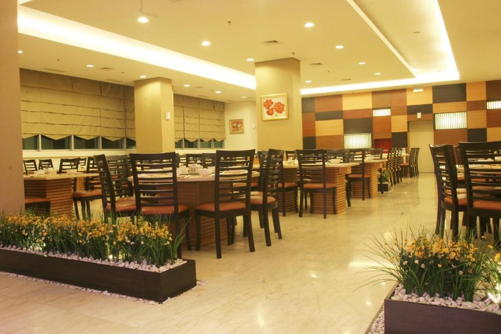 Grand Asia Hotel Jakarta Exterior foto